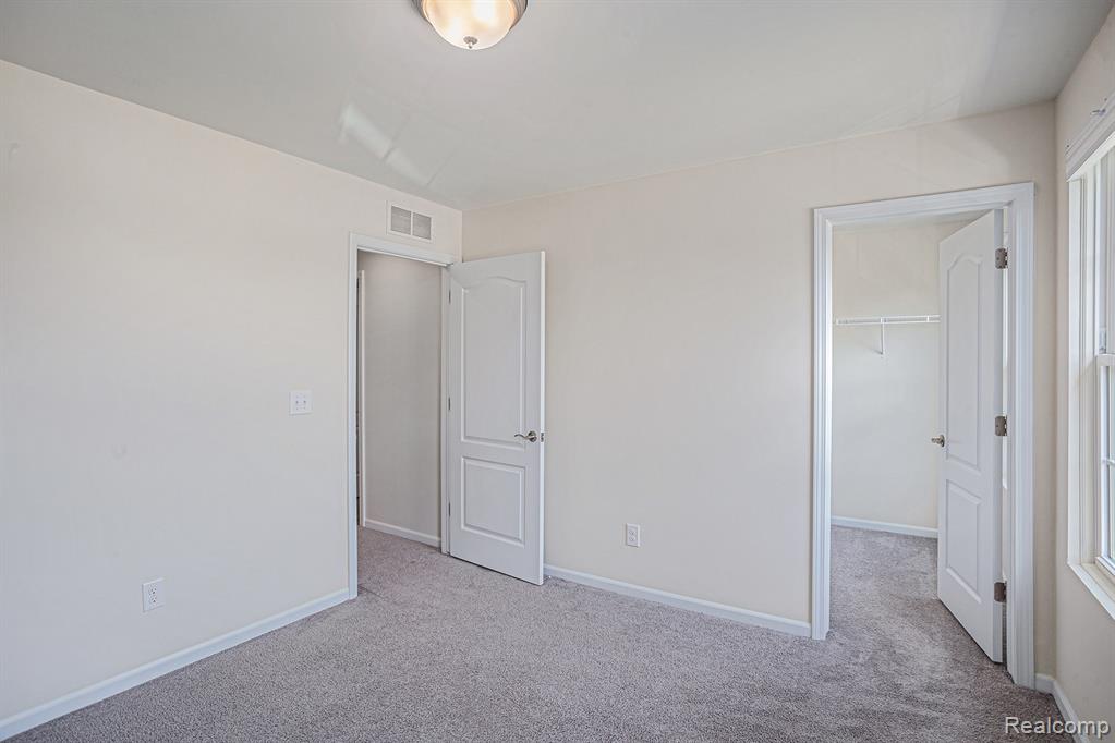 24727 Ivy Road Novi, MI 48375 - Photo 24 of 26
