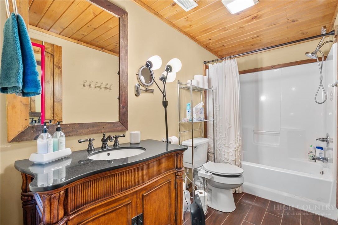 6720 Sampson Road Lenoir, NC 28645 - Photo 20 of 47