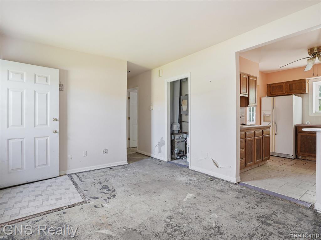 2717 Normandy Road Royal Oak, MI 48073 - Photo 8 of 13 6.jpeg