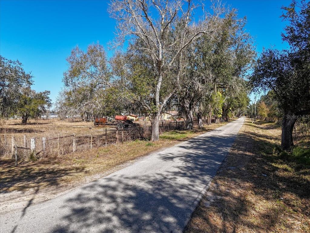1707 Southwest Robin Road Arcadia, FL 34266 - Photo 2 of 41