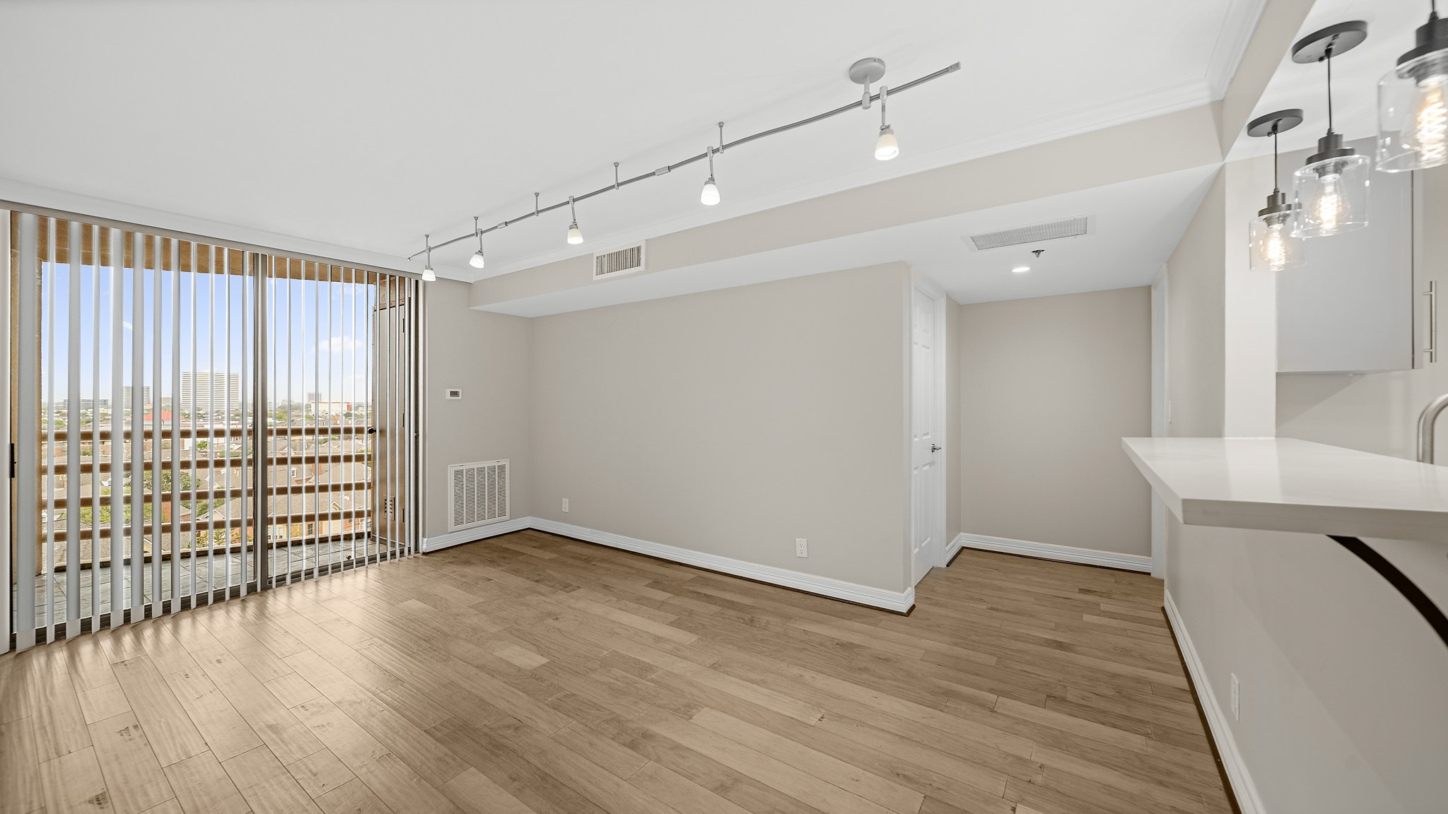 3525 Sage Road, Unit 1012 Houston, TX 77056 - Photo 2 of 15