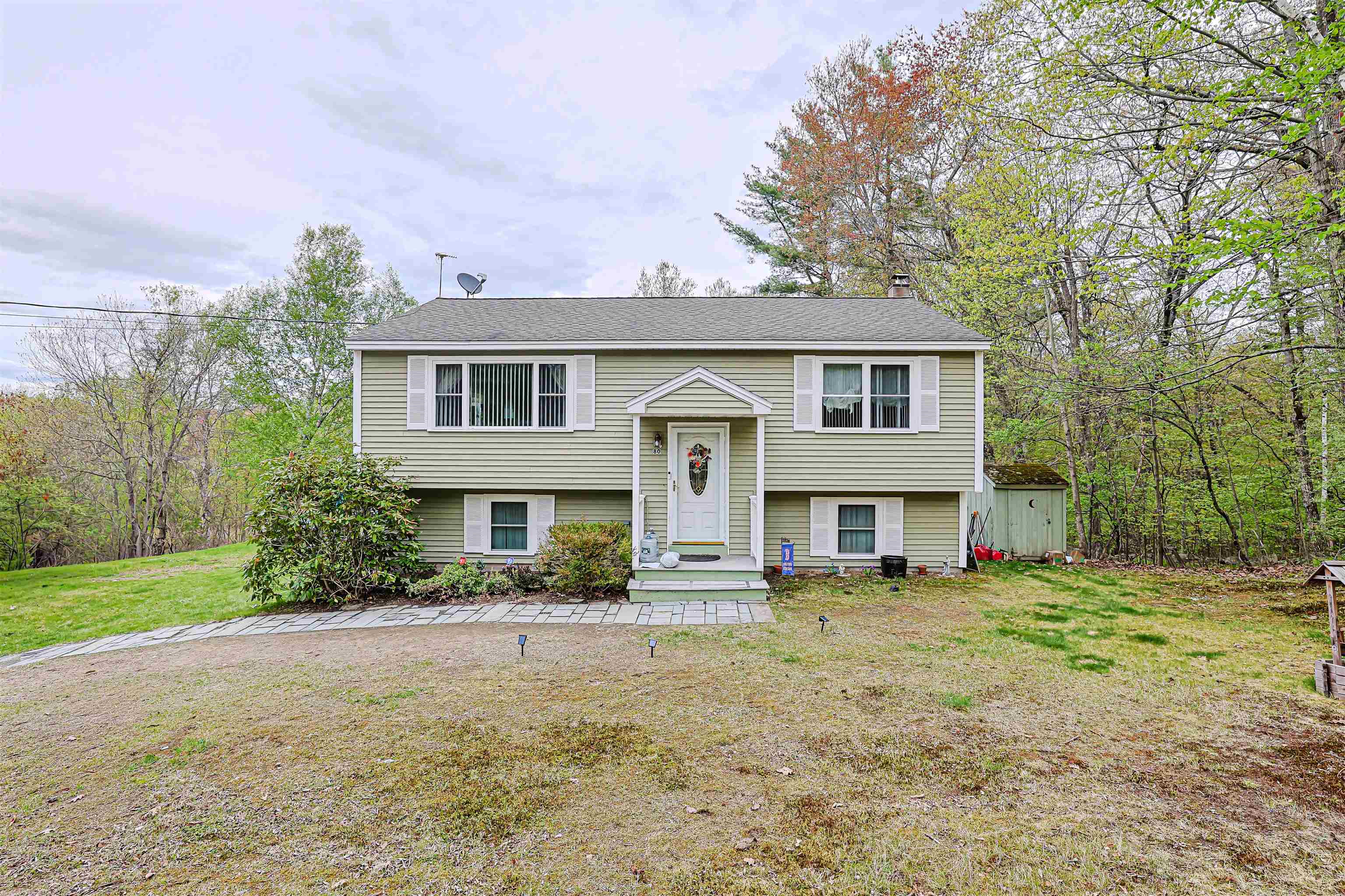 80 Hovey Road Londonderry, NH 03053 - Photo 3 of 30 Gallery Image 3
