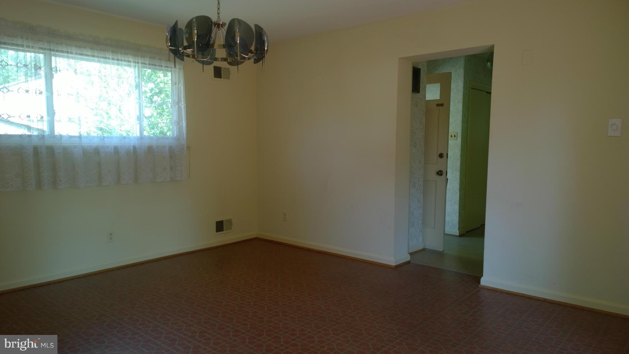 11440 Mapleview Drive Silver Spring, MD 20902 - Photo 6 of 17 Dining Room