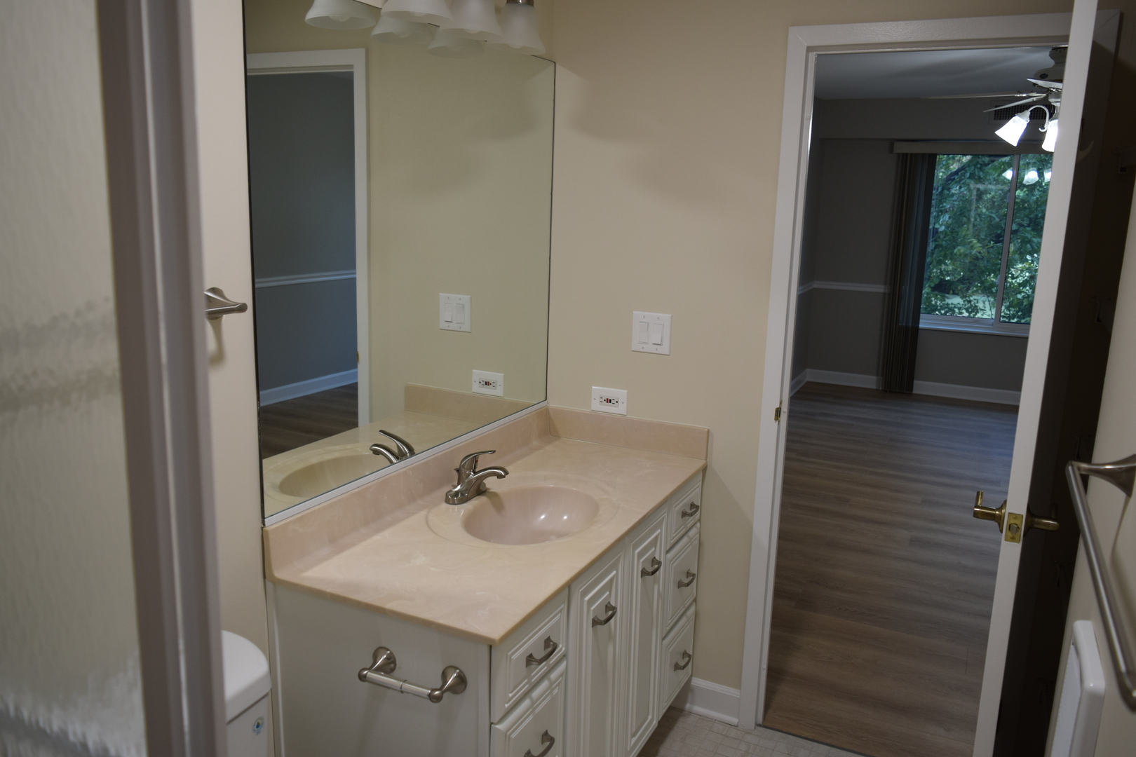 1405 East Central Road, Unit 201A Arlington Heights, IL 60005 - Photo 22 of 30