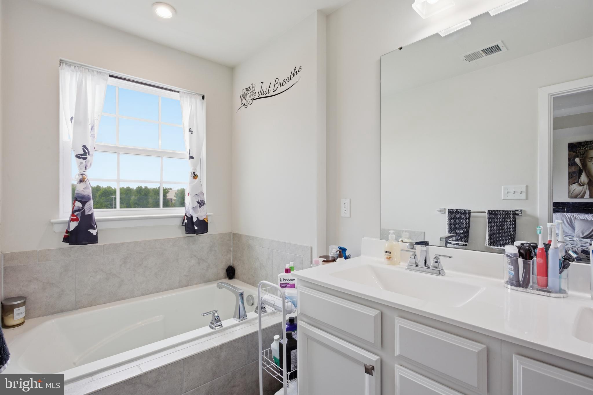 108 Freedom Way Sicklerville, NJ 08081 - Photo 23 of 48