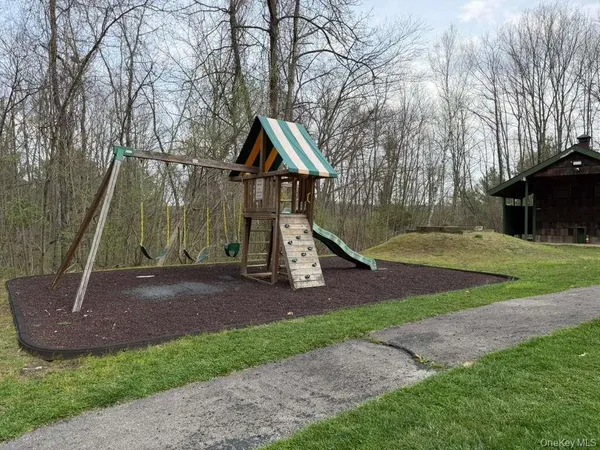 $2,350 | 529 Fox Run Lane, Carmel, NY 10512