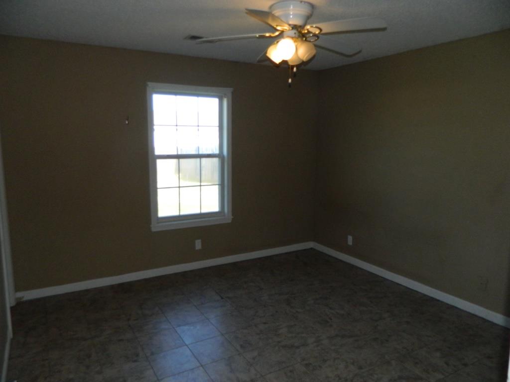 1050 Shadow Ridge Avenue Oak Grove, KY 42262 - Photo 7 of 9