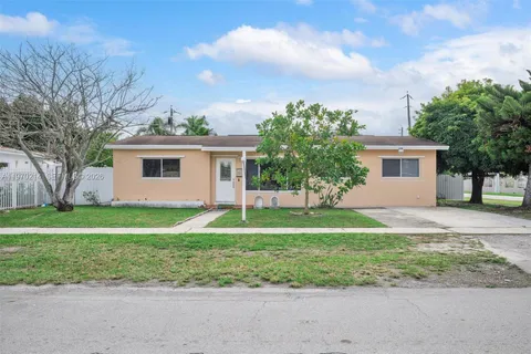 $605,000 | 590 West 35th Place, Hialeah, FL 33012