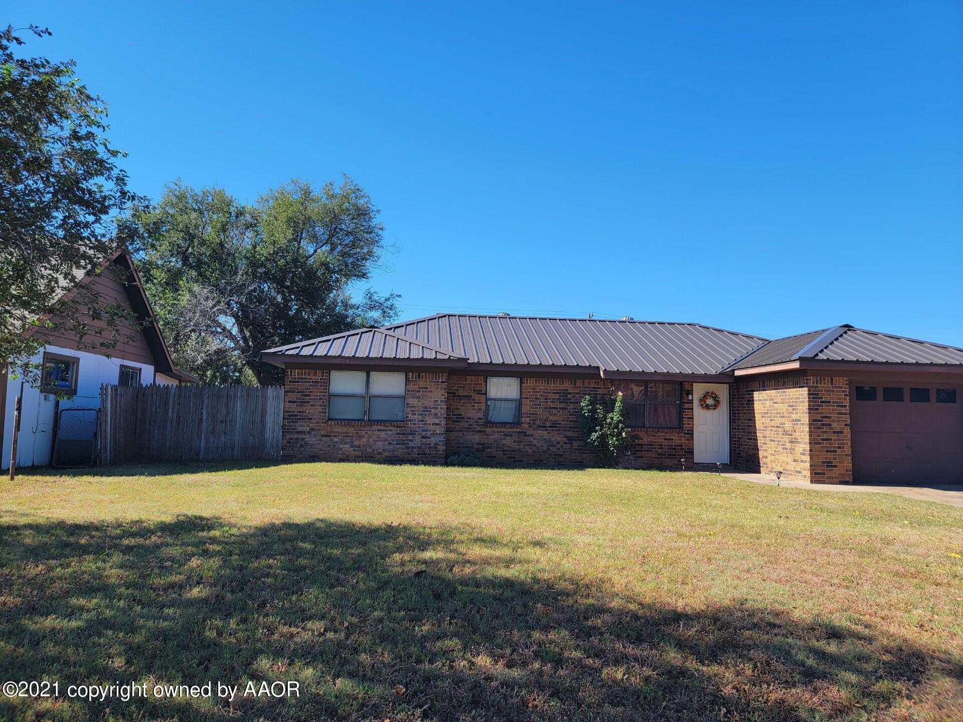 1002 South Ridgeland Avenue Fritch, TX 79036 - Photo 3 of 13 76360