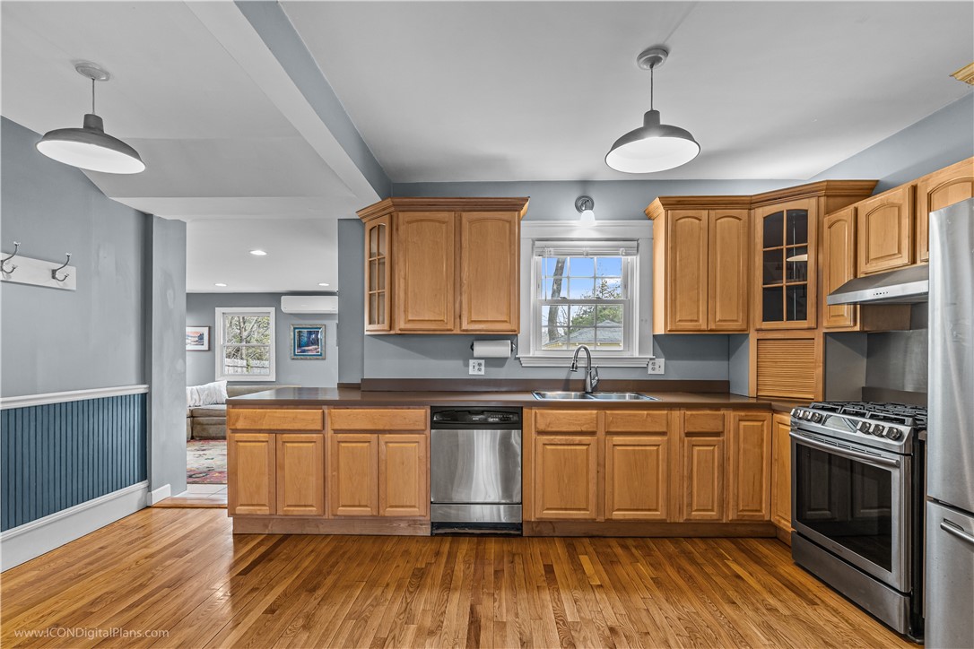 19 Cold Spring Street Providence, RI 02906 - Photo 13 of 50