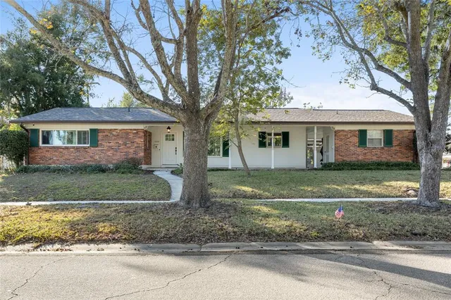 $550,000 | 11006 Carrollwood Drive, Tampa, FL 33618
