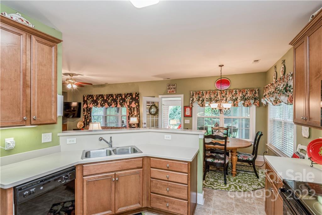 1631 Privette Road Matthews, NC 28105 - Photo 9 of 36 Gallery Image 9