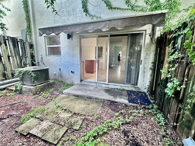 $1,950 | 1631 Southeast 30th Street, Unit 1631, Homestead, FL 33035