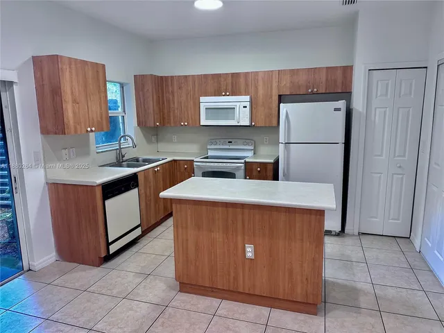 $1,950 | 1631 Southeast 30th Street, Unit 1631, Homestead, FL 33035