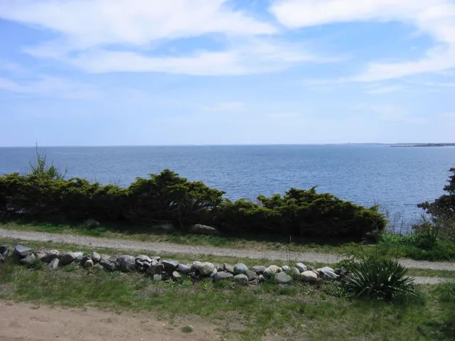 $1,800 | 11 Great Boars Head Avenue, Unit LOWER LEVEL, Hampton, NH 03842