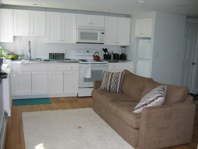 $1,800 | 11 Great Boars Head Avenue, Unit LOWER LEVEL, Hampton, NH 03842