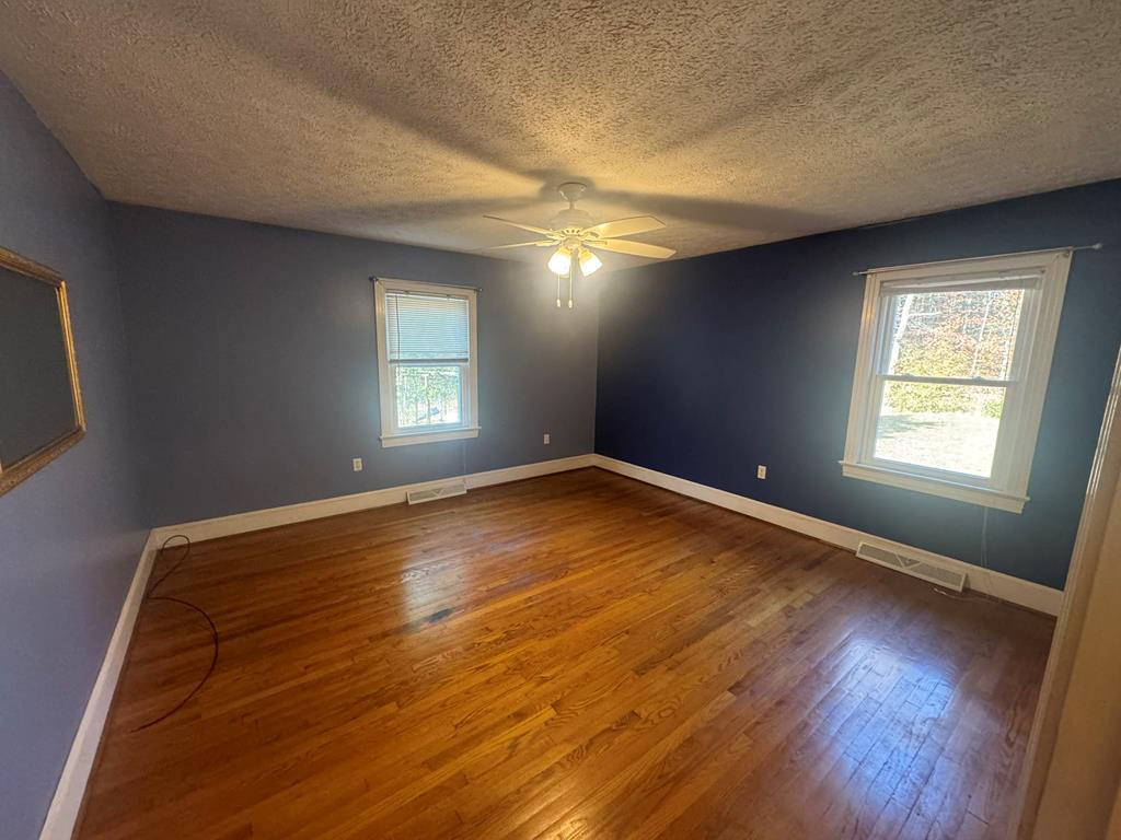 8188 The Falls Road Crewe, VA 23930 - Photo 14 of 20 Gallery Image 14