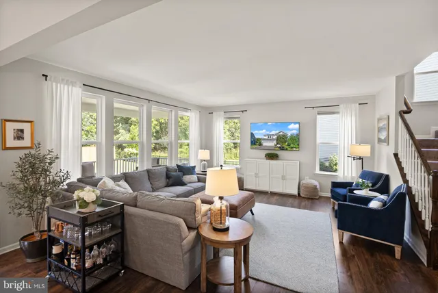 $999,900 | 125 Dizerega Court, Leesburg, VA 20175