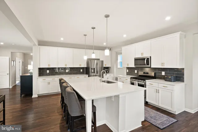 $999,900 | 125 Dizerega Court, Leesburg, VA 20175