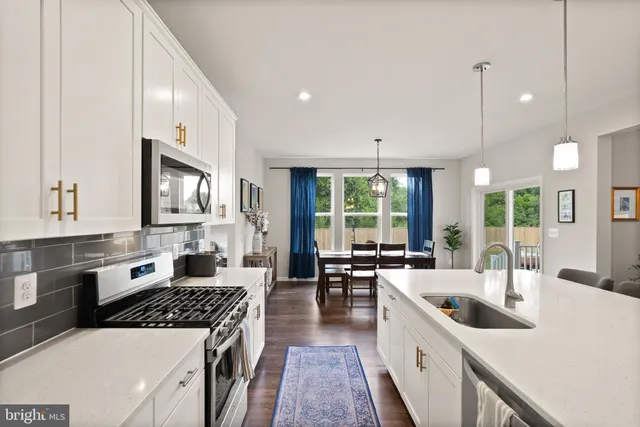 $999,900 | 125 Dizerega Court, Leesburg, VA 20175