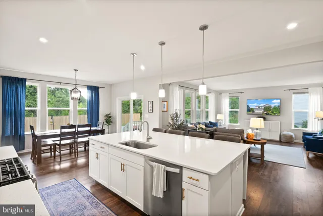 $999,900 | 125 Dizerega Court, Leesburg, VA 20175