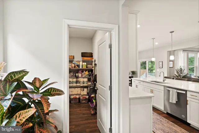 $999,900 | 125 Dizerega Court, Leesburg, VA 20175