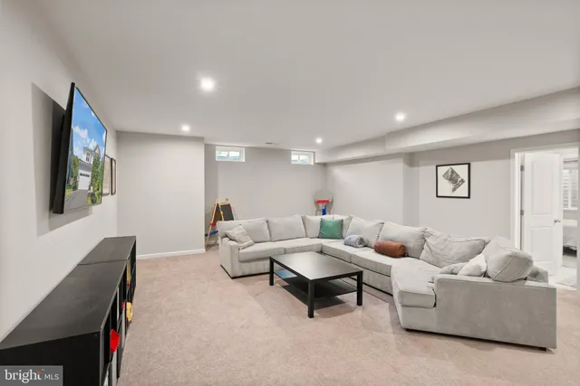 $999,900 | 125 Dizerega Court, Leesburg, VA 20175