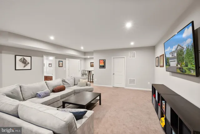 $999,900 | 125 Dizerega Court, Leesburg, VA 20175