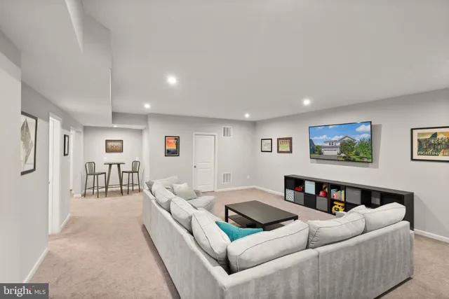 $999,900 | 125 Dizerega Court, Leesburg, VA 20175