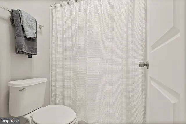 $999,900 | 125 Dizerega Court, Leesburg, VA 20175