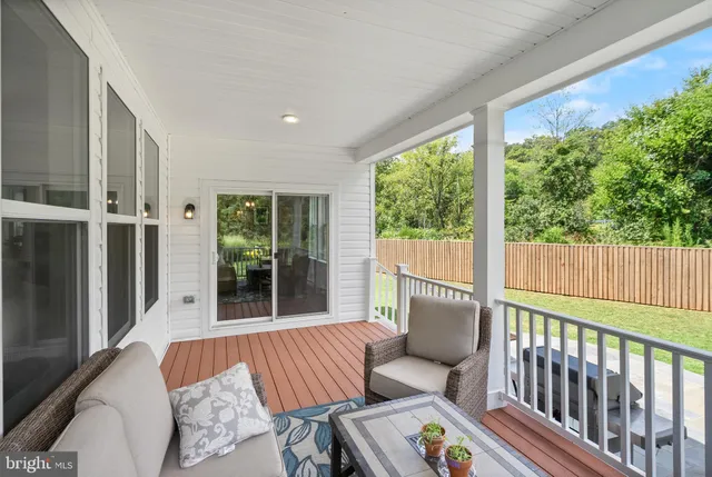 $999,900 | 125 Dizerega Court, Leesburg, VA 20175