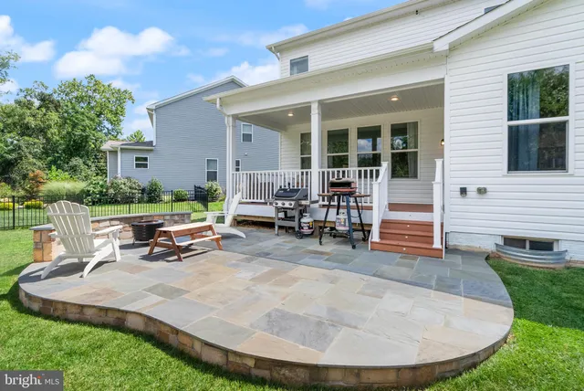 $999,900 | 125 Dizerega Court, Leesburg, VA 20175