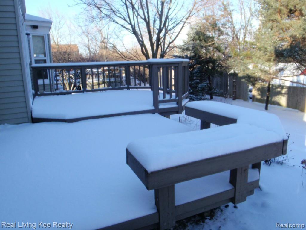 417 Bolinger Street Rochester, MI 48307 - Photo 18 of 20 Multi-Level Deck