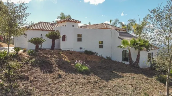 $1,099,000 | 1810 Via Ladera, Fallbrook, CA 92028
