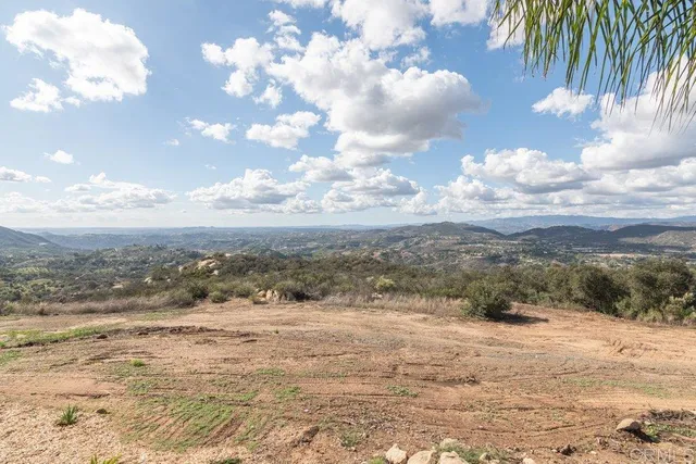 $1,150,000 | 1810 Via Ladera, Fallbrook, CA 92028