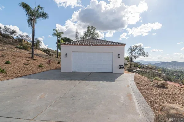 $1,099,000 | 1810 Via Ladera, Fallbrook, CA 92028