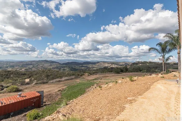 $1,099,000 | 1810 Via Ladera, Fallbrook, CA 92028