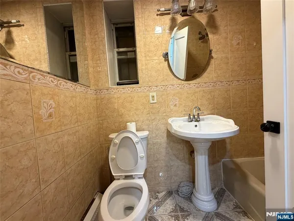 $2,700 | 9066 Palisade Plaza, Cliffside Park, NJ 07010