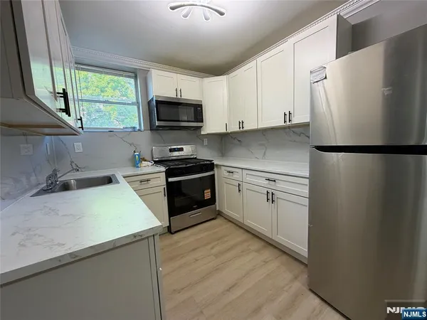 $2,700 | 9066 Palisade Plaza, Cliffside Park, NJ 07010