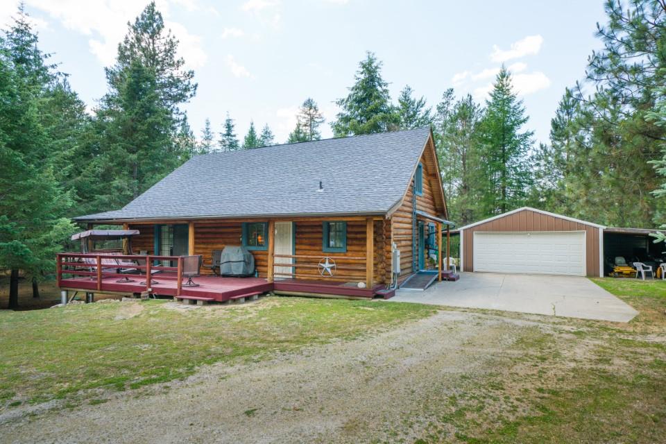 11203 East Whispering Pines Road Elk, WA 99009 - Photo 1 of 20