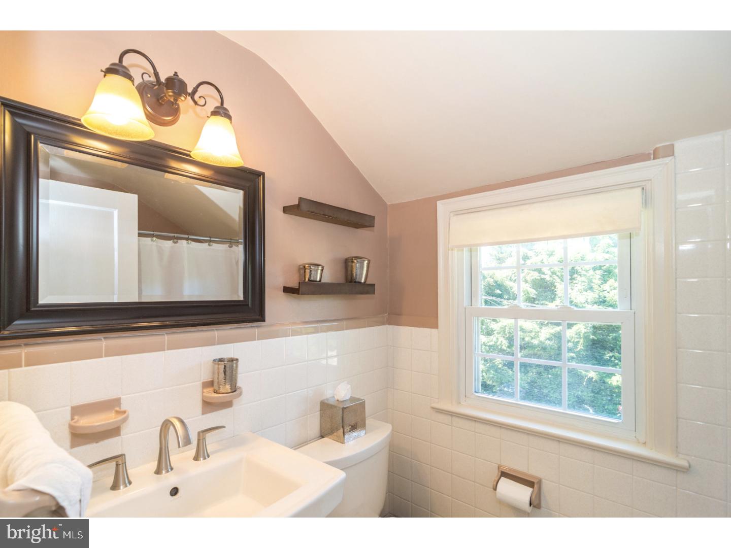 1502 Allen Road Oreland, PA 19075 - Photo 15 of 22 Bathroom