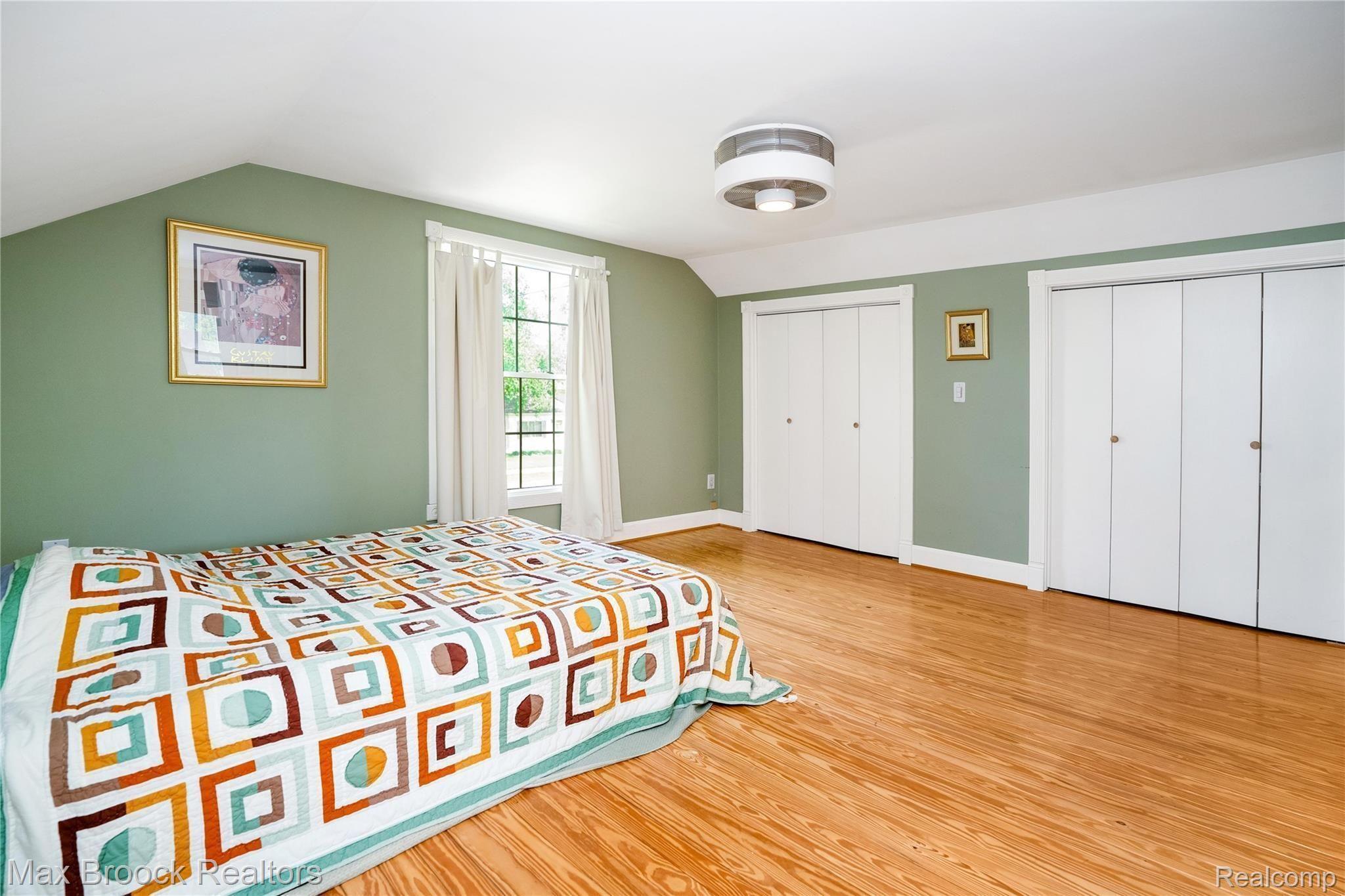 262 North Milford Road Highland, MI 48357 - Photo 20 of 32 Large master bedroom with lots of closet space