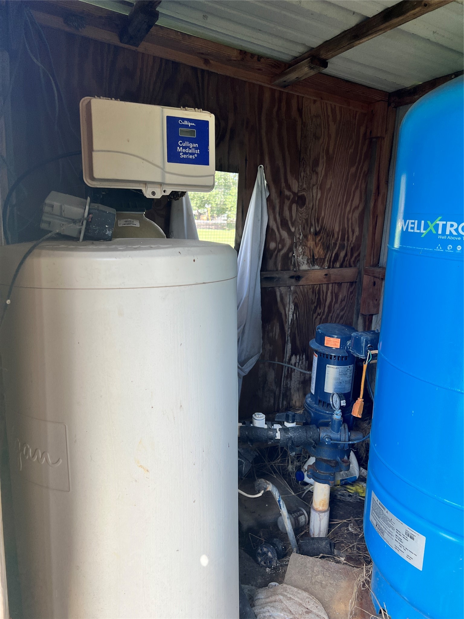 10234 Oberrender Road Needville, TX 77461 - Photo 2 of 14 water softener