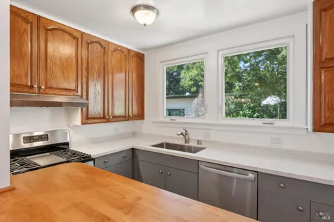 $995,000 | 552 Shoreline Highway, Mill Valley, CA 94941