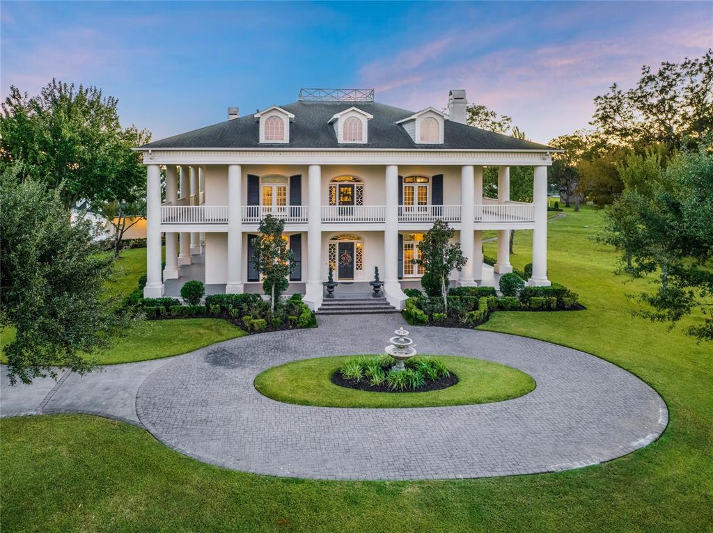 21 Sovereign Circle, Richmond, TX 77469 Compass