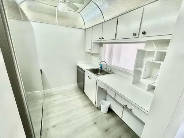 $1,850 | 777 South Federal Highway, Unit RP705, Pompano Beach, FL 33062