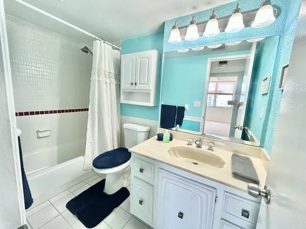 $1,850 | 777 South Federal Highway, Unit RP705, Pompano Beach, FL 33062