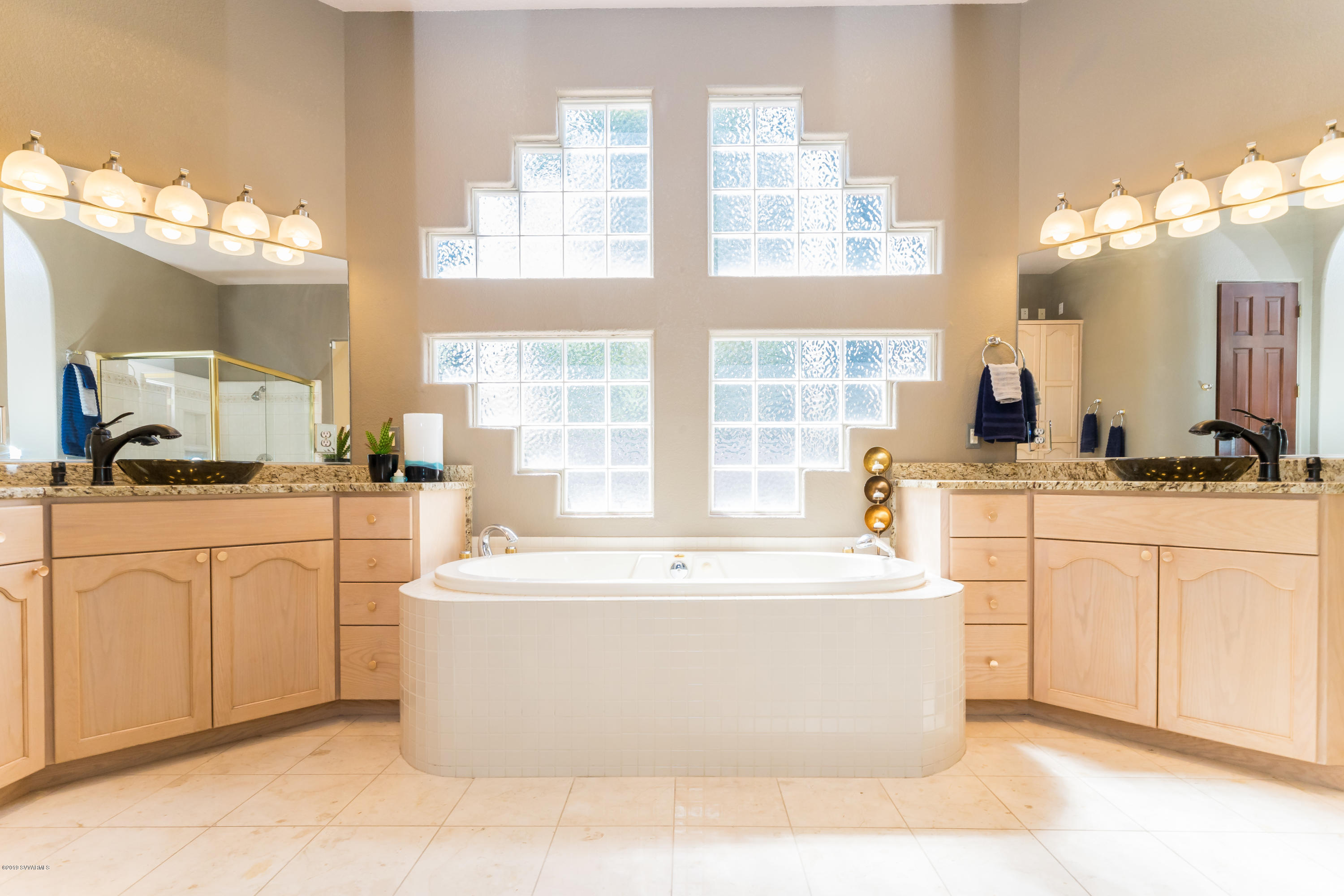 79 Ridge Rock Road Sedona, AZ 86351 - Photo 28 of 55 032_Master Bathroom
