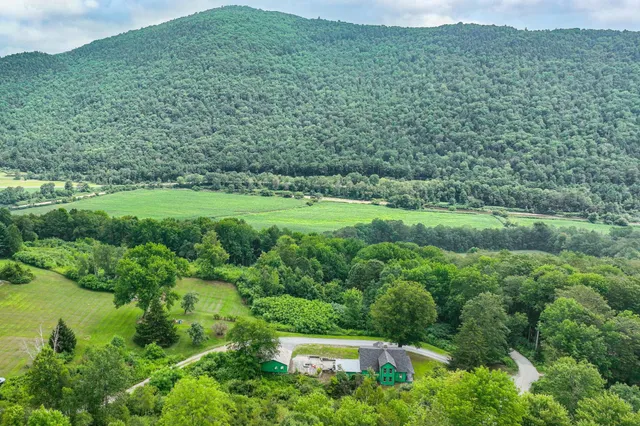 $670,000 | 162 Campbell Road, Rochester, VT 05767