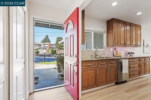 $949,000 | 407 Roanoke Drive, Martinez, CA 94553